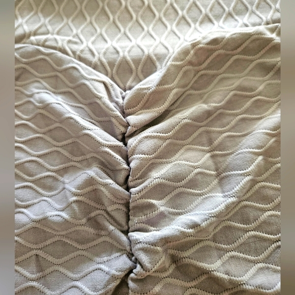 ShoActive Butt Sculpting Leggings. NWT - Picture 4 of 12